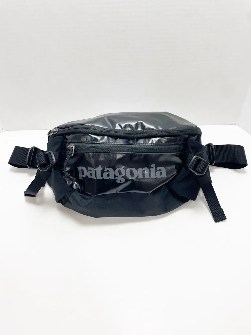 all patagonia bags shiny Black Hole Duffel 55L Birch White padded base offers extra security for valuable items Patagonia Black Hole Duffel 55L